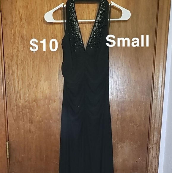 Gently used dresses - Picture 3 of 8